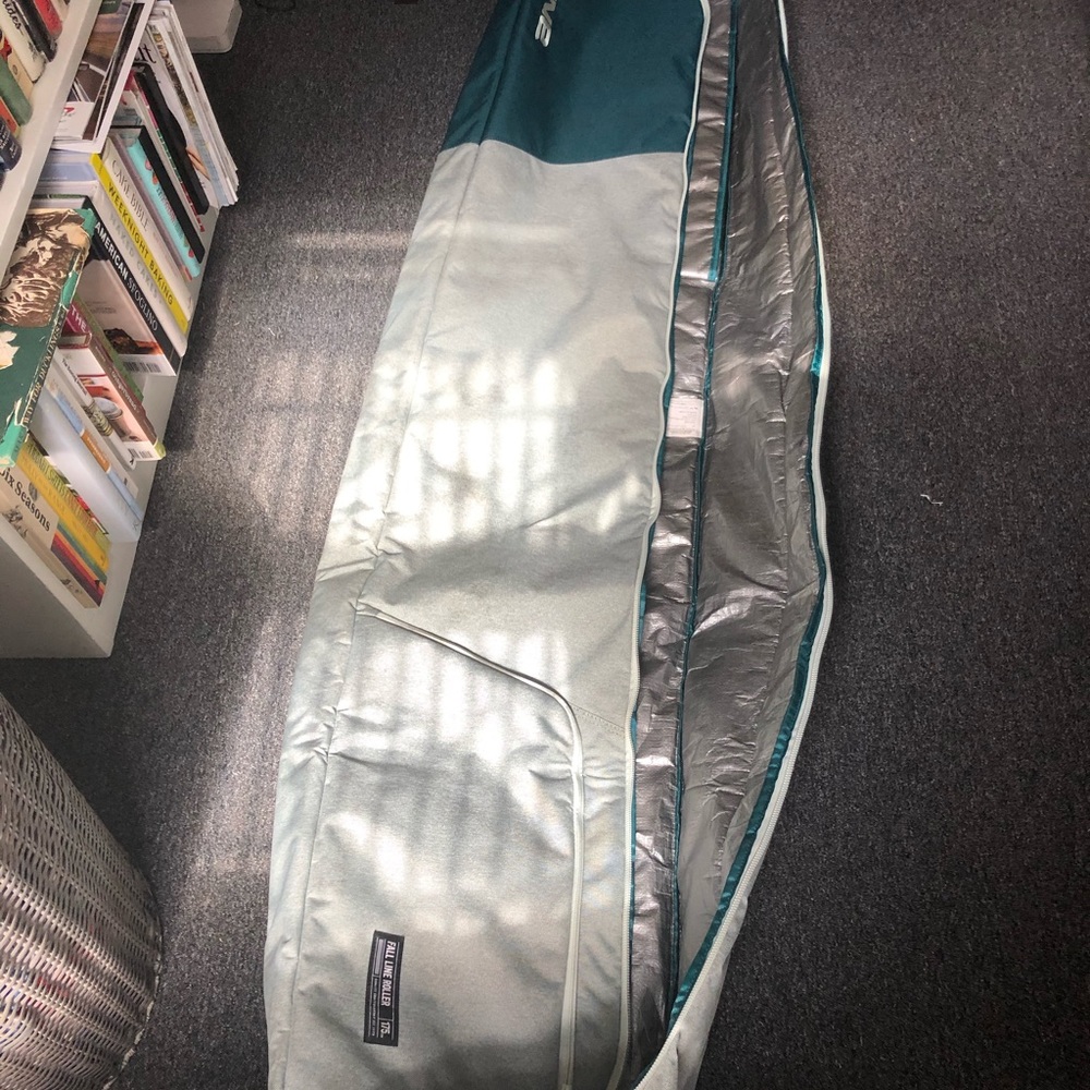 175 cm Dakine Rolling Ski Bag